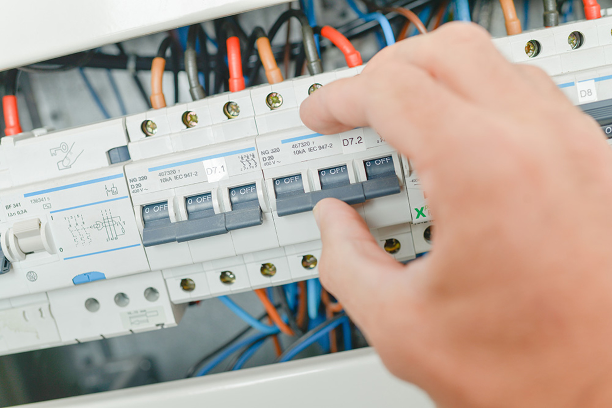 Elektro­installation bei Bernhard Scheller Elektro- u. Gebäudetechnik in Prosselsheim